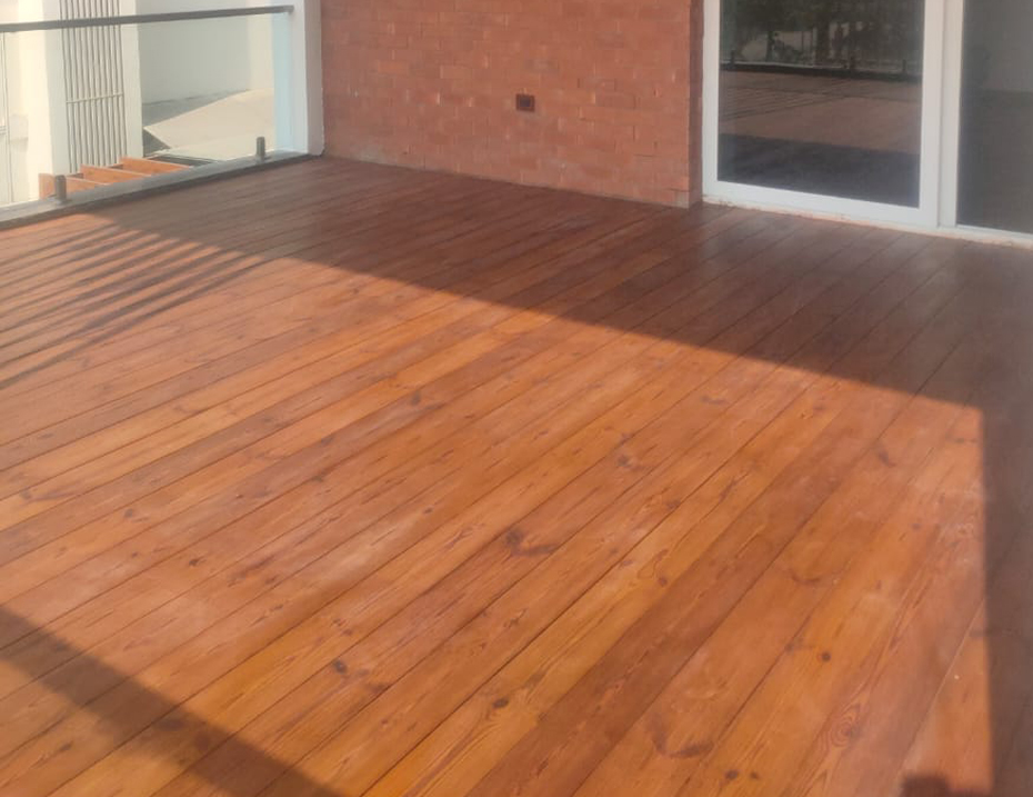 Decking with pergola